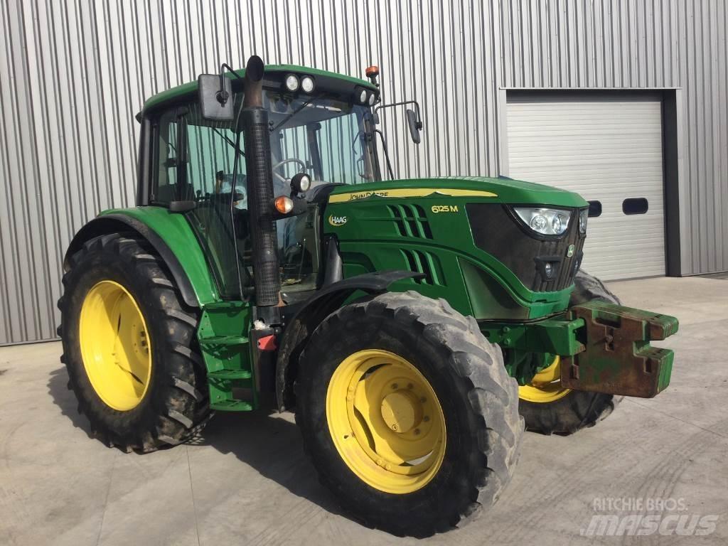 John Deere 6125M Traktoriai