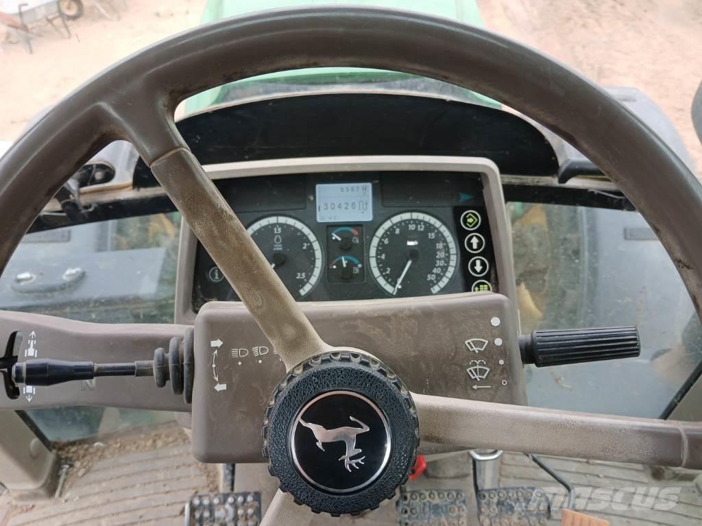 John Deere 6125M Traktoriai