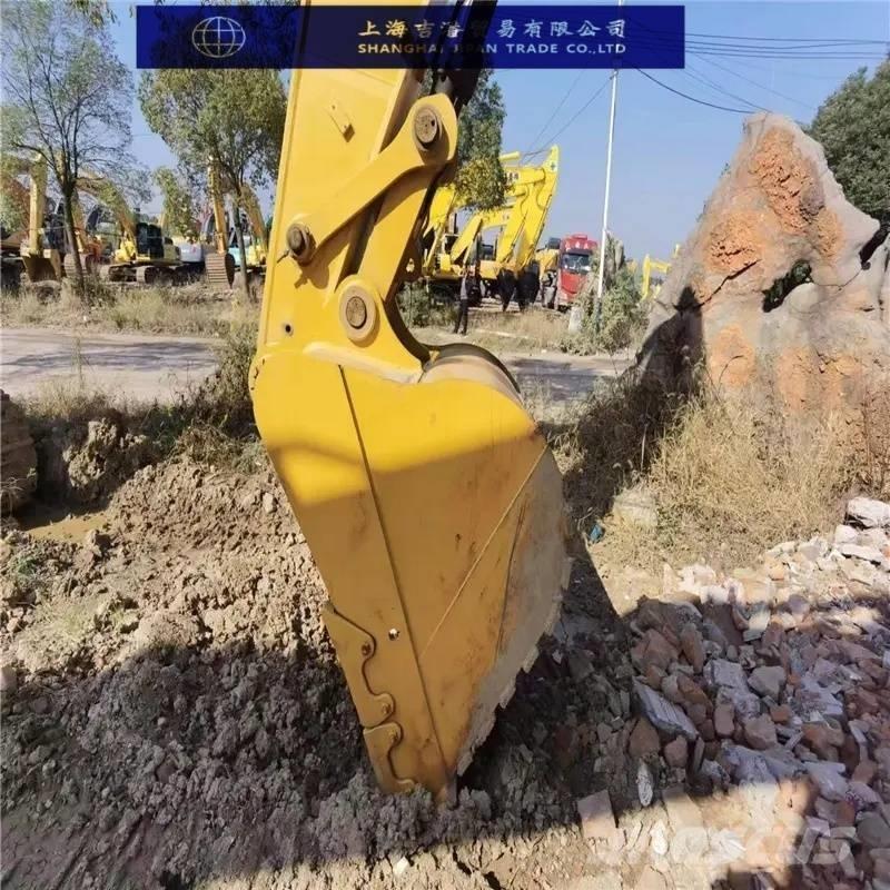 CAT 330 D Vikšriniai ekskavatoriai