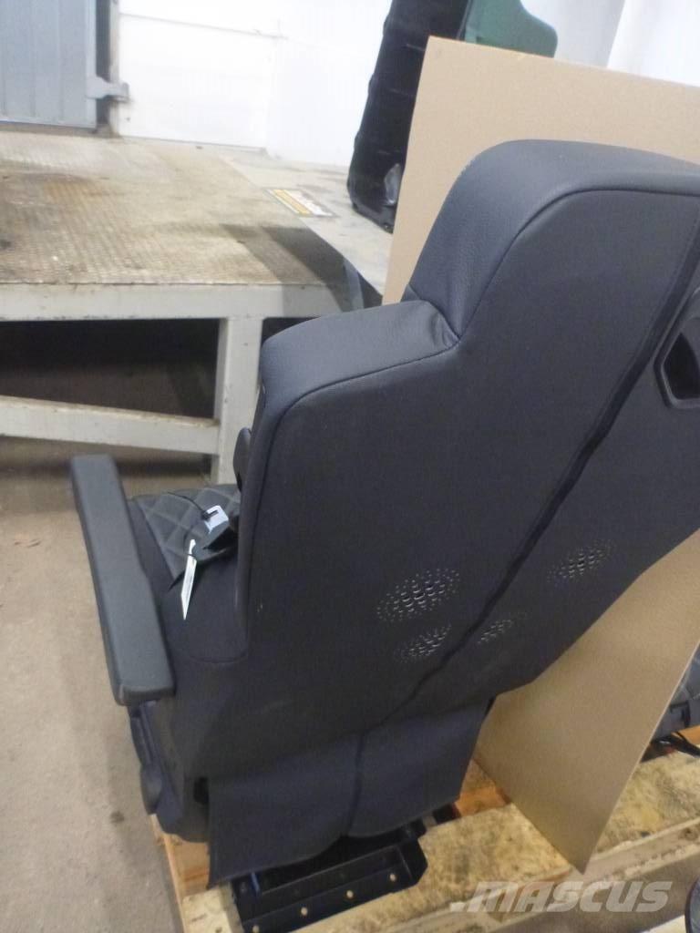 Mercedes-Benz Actros Kabinos ir salonai