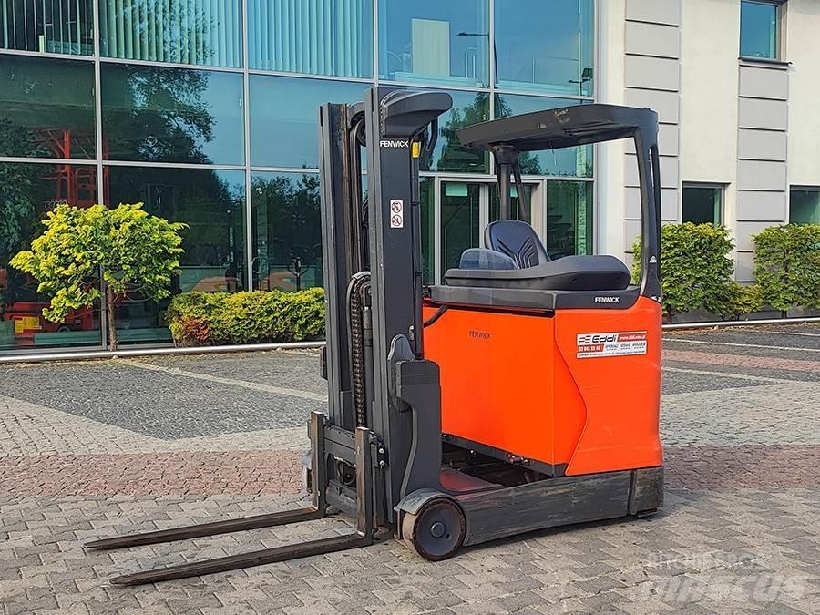 Linde R20B-01 Šakiniai krautuvai su privažiavimu iš visų keturių pusių
