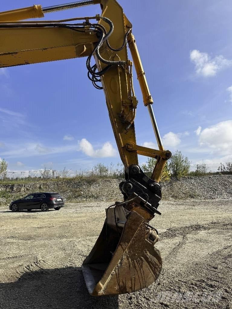 Komatsu PC 228 US-3 Vikšriniai ekskavatoriai
