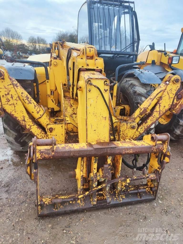 JCB 532-120 Teleskopiniai krautuvai
