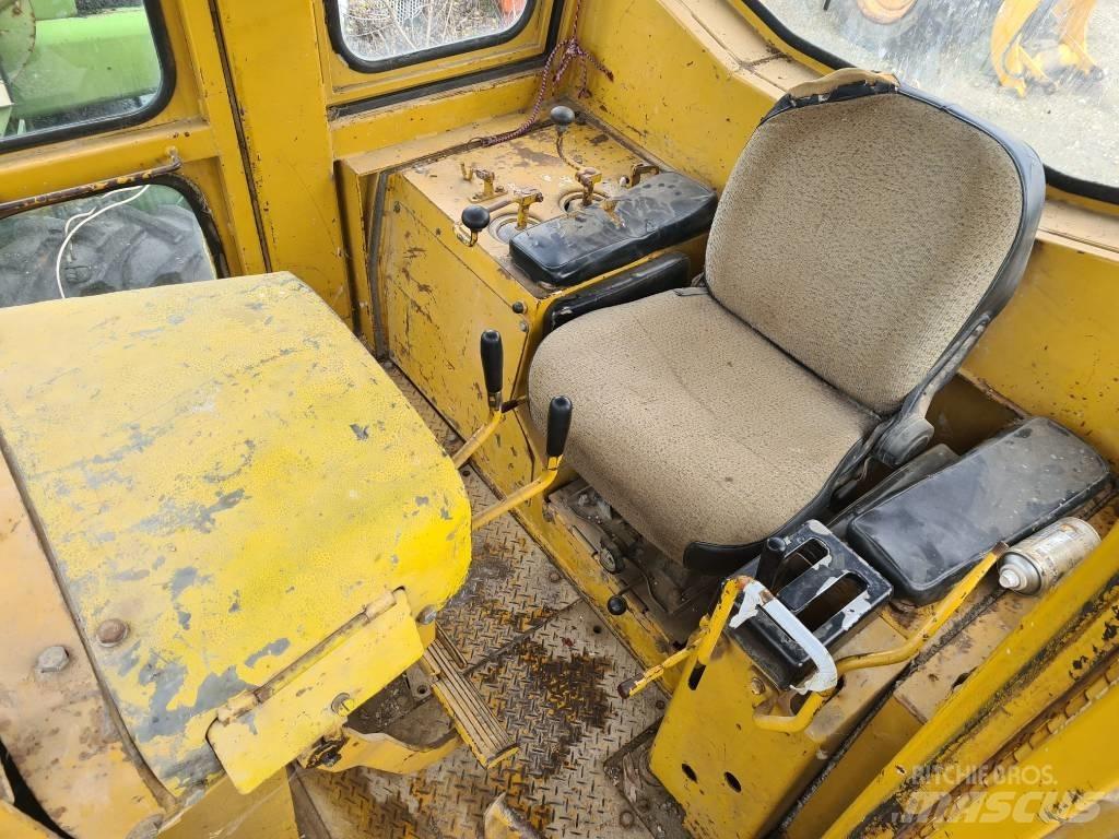 Komatsu D 85-18 Vikšriniai buldozeriai