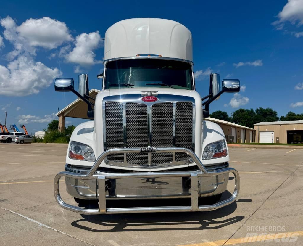 Peterbilt 579 Naudoti vilkikai