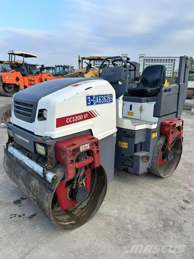 Dynapac CC 1200 Porinių būgnų volai