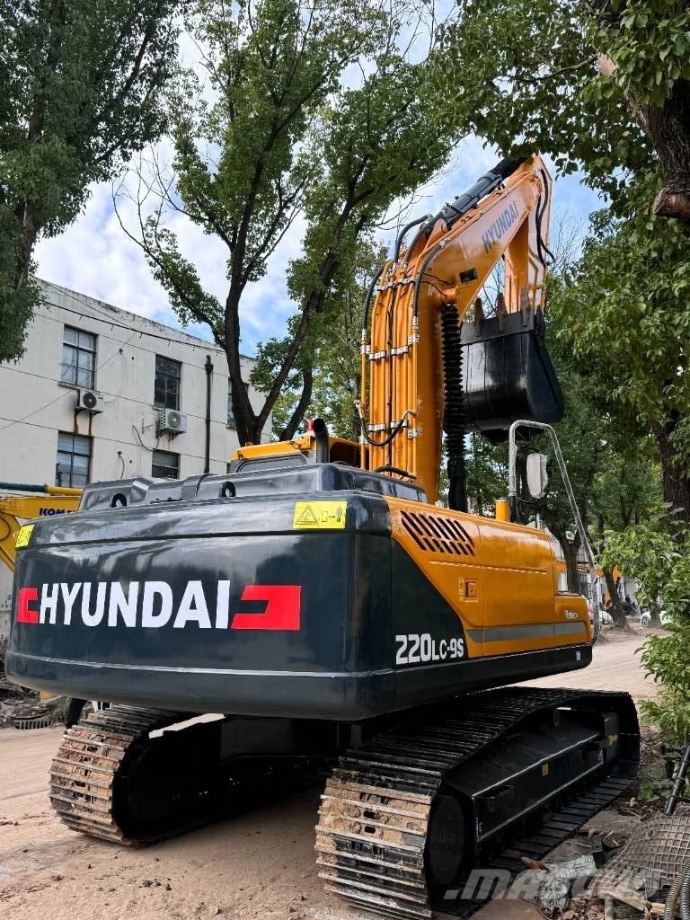 Hyundai 220LC-9S Vidutinės galios ekskavatoriai 7-12 t