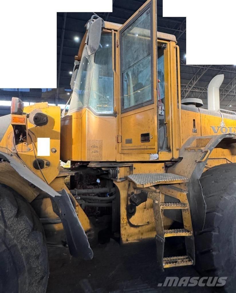 Volvo L 120 E Naudoti ratiniai krautuvai