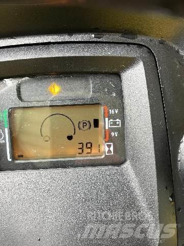 John Deere X590 Sodo traktoriukai-vejapjovės