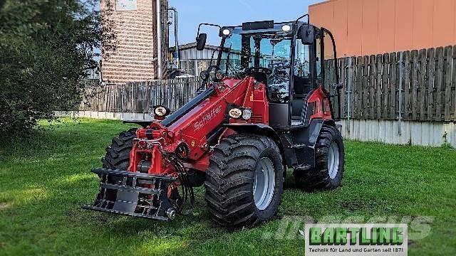 Schäffer 6680T-2 Teleskopiniai krautuvai žemės ūkiui