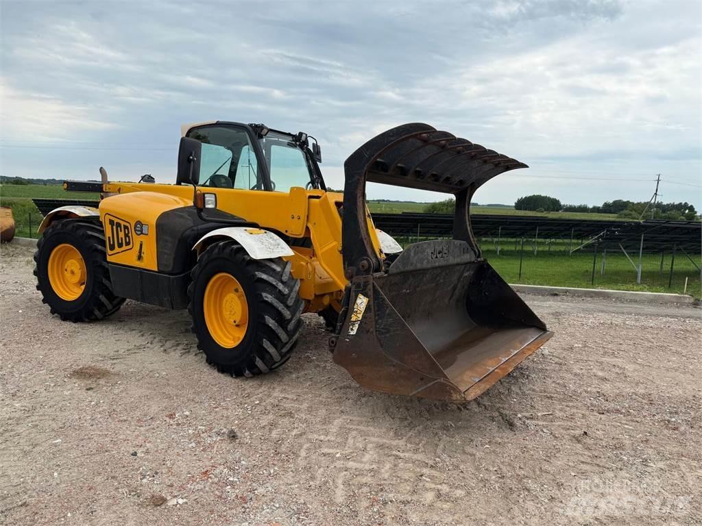 JCB  Teleskopiniai krautuvai