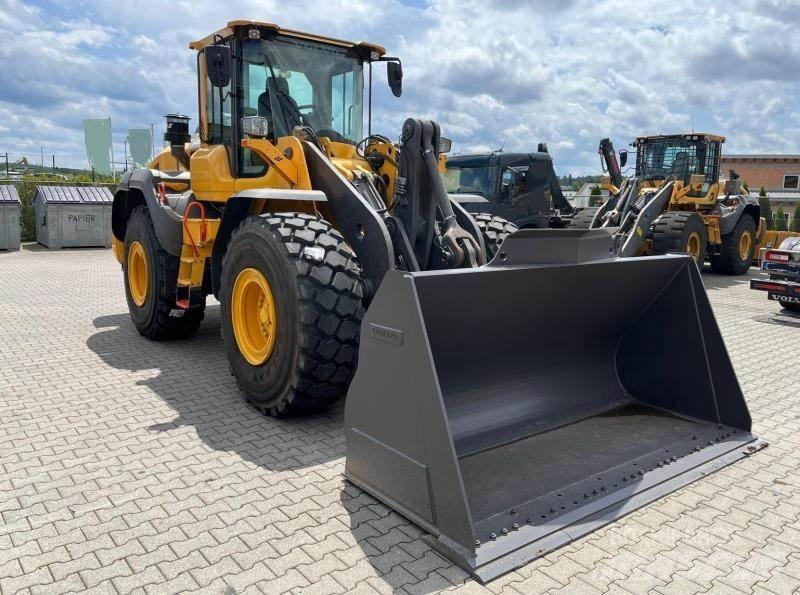 Volvo L110H Naudoti ratiniai krautuvai