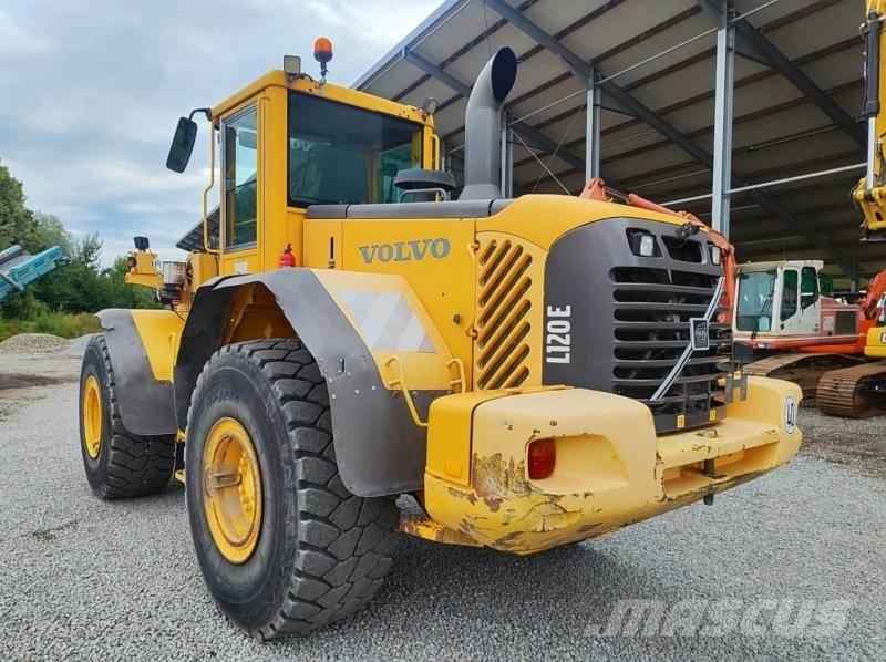 Volvo L120E Naudoti ratiniai krautuvai