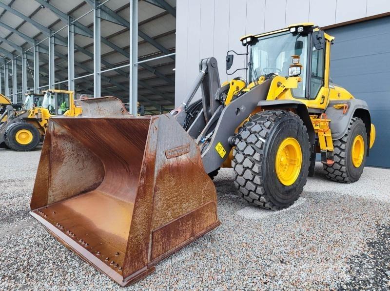 Volvo L120H Naudoti ratiniai krautuvai