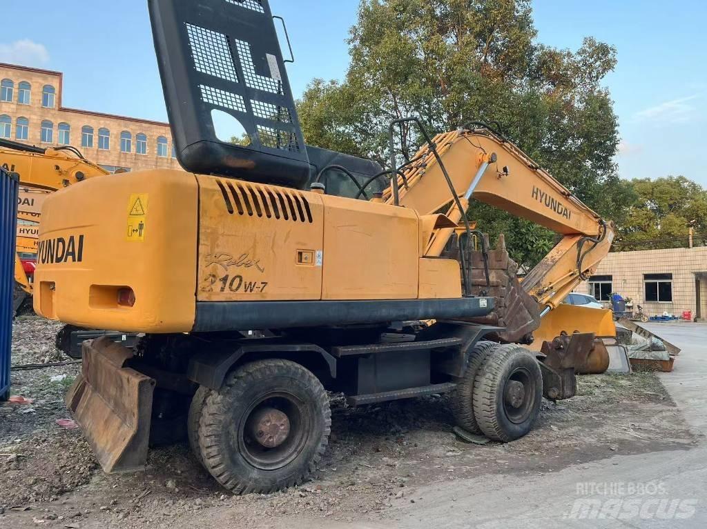 Hyundai R210W-7 Ratiniai ekskavatoriai