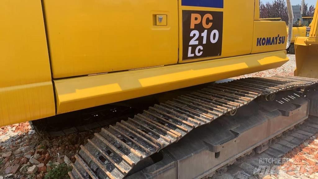 Komatsu PC210 Vikšriniai ekskavatoriai
