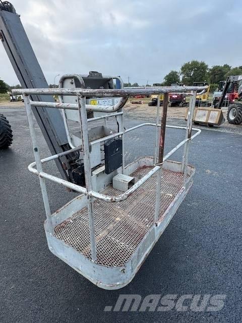 Manitou 200 ATJ Kompaktiškas savaeigis strėlinis keltuvas