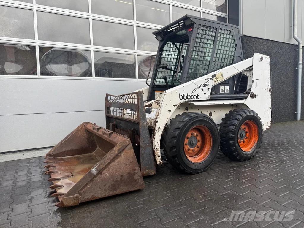 Bobcat 751 Krautuvai su šoniniu pasukimu