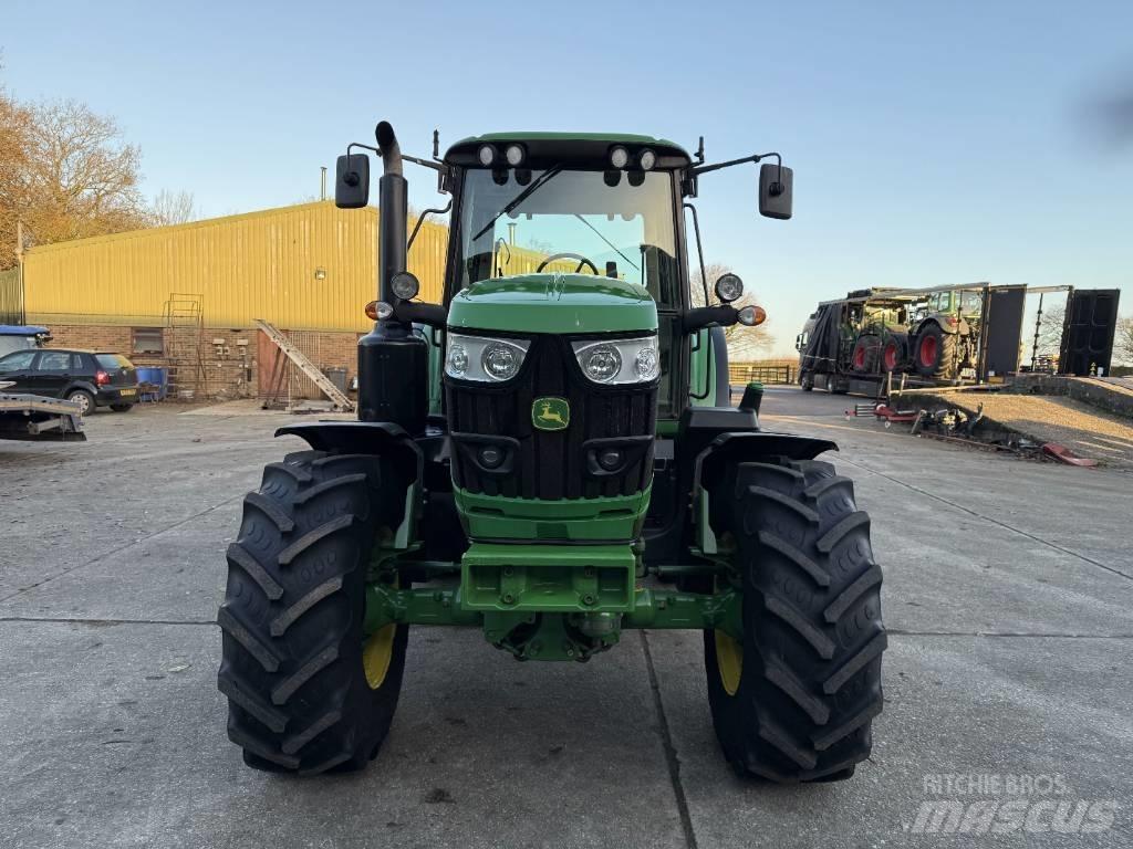 John Deere 6135M Traktoriai