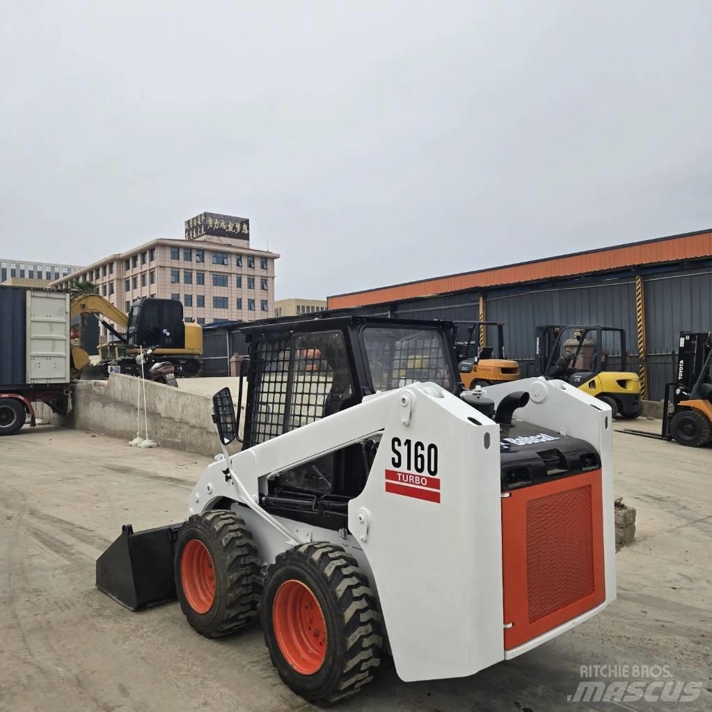 Bobcat S 160 Krautuvai su šoniniu pasukimu