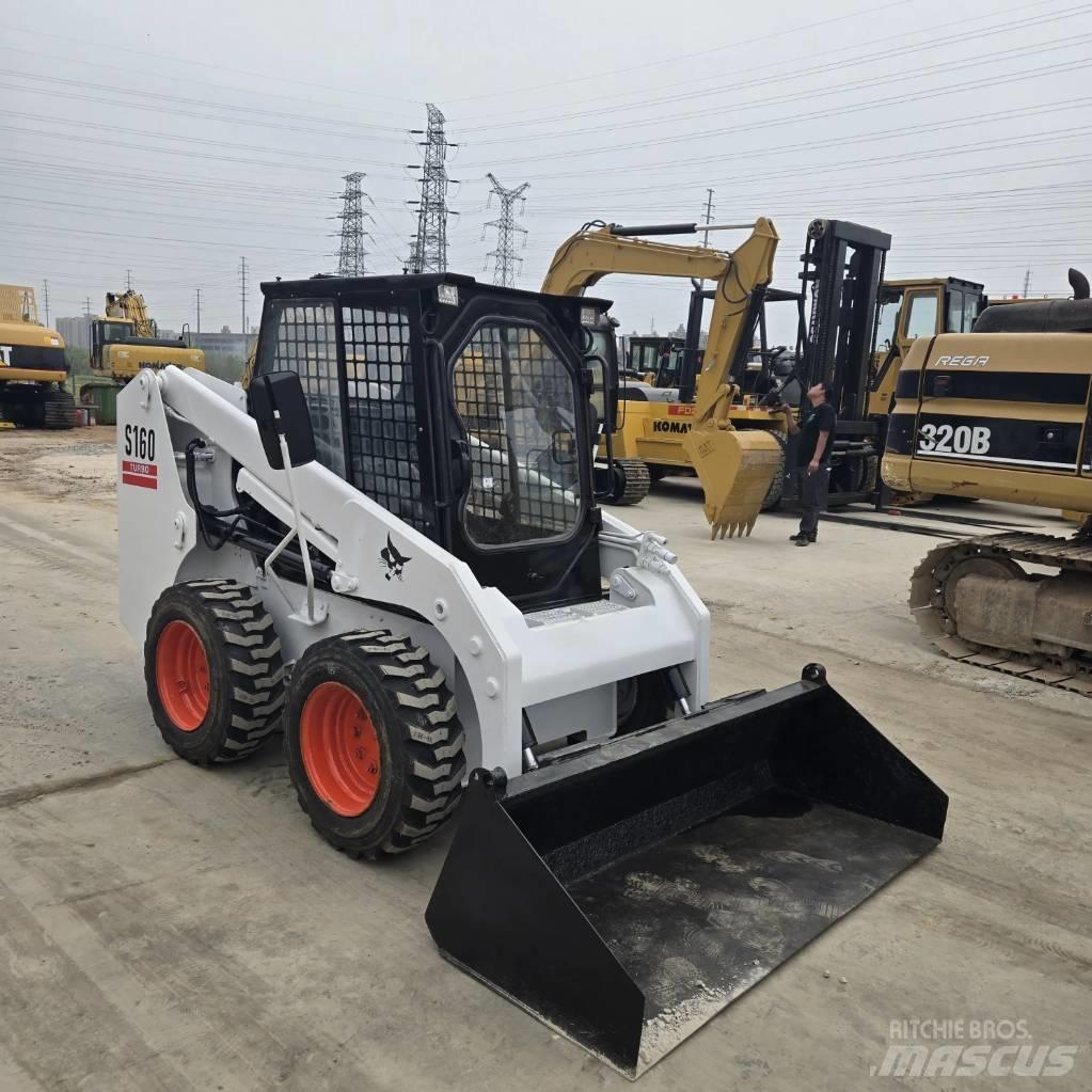 Bobcat S 160 Krautuvai su šoniniu pasukimu