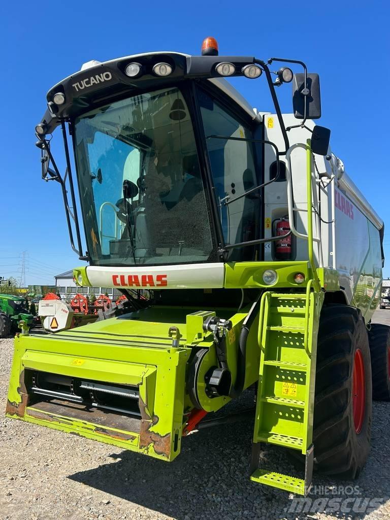 CLAAS Tucano 440 Derliaus nuėmimo kombainai