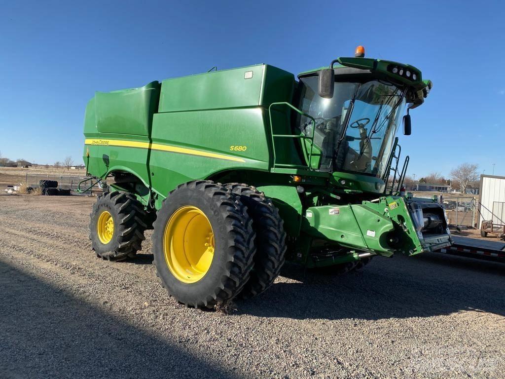 John Deere S 680 Derliaus nuėmimo kombainai