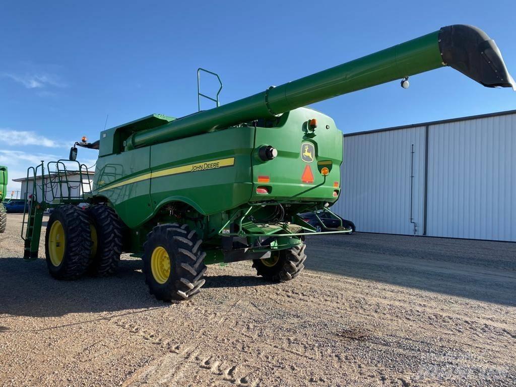 John Deere S 680 Derliaus nuėmimo kombainai