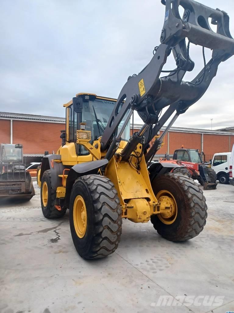 Volvo L 70 H Naudoti ratiniai krautuvai