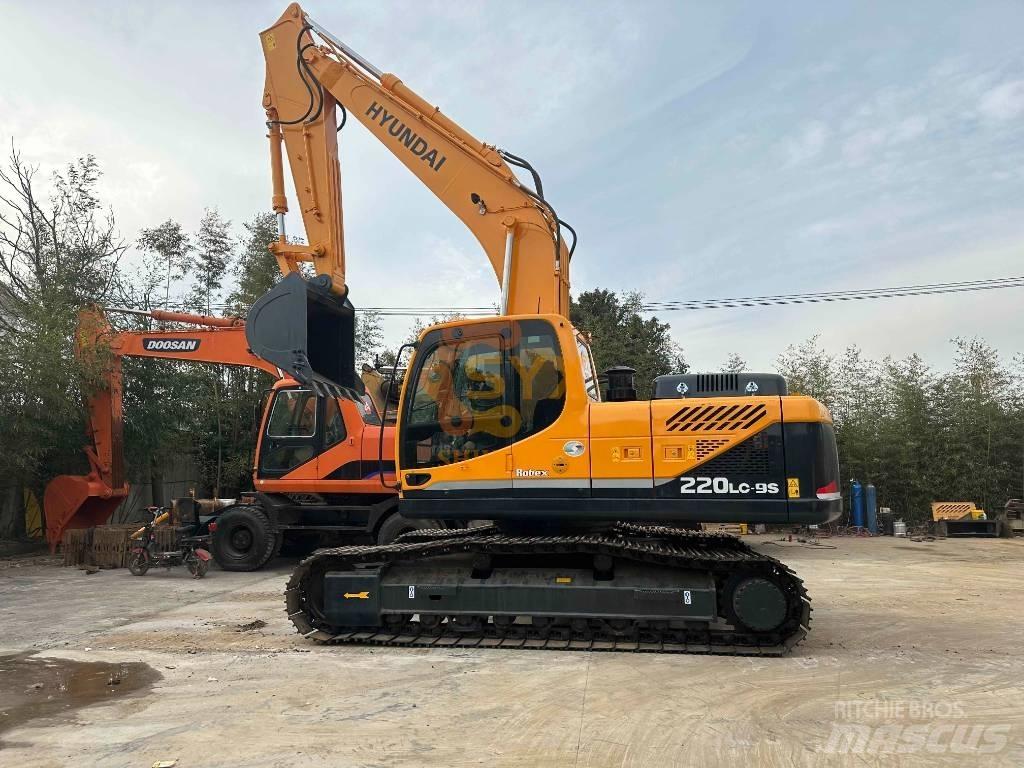Hyundai R220 Vikšriniai ekskavatoriai