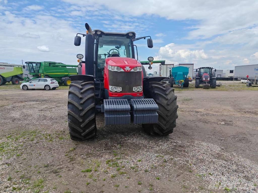 Massey Ferguson 8735 Traktoriai