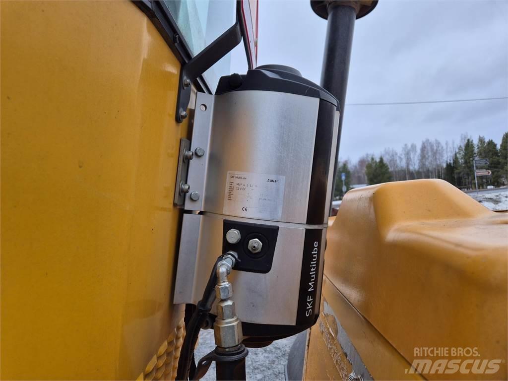 Wille 855C Naudoti kompaktiški traktoriai