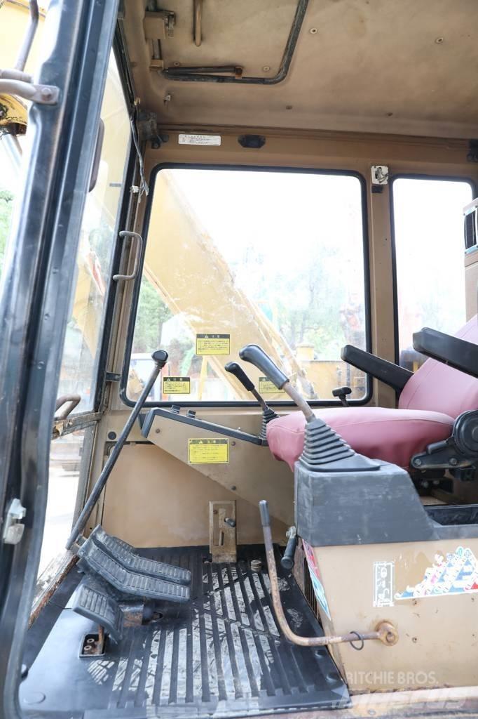 CAT E 70 B Mini ekskavatoriai < 7 t
