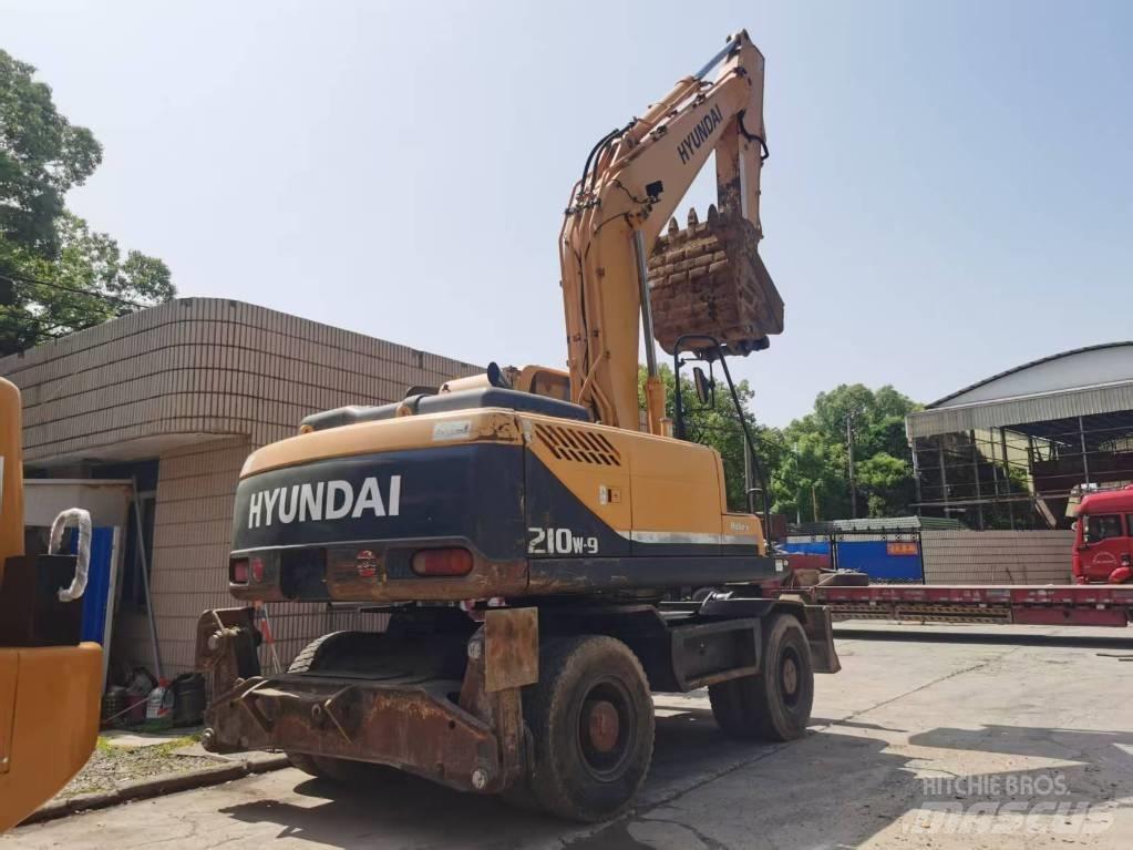 Hyundai R210W-9 Ratiniai ekskavatoriai