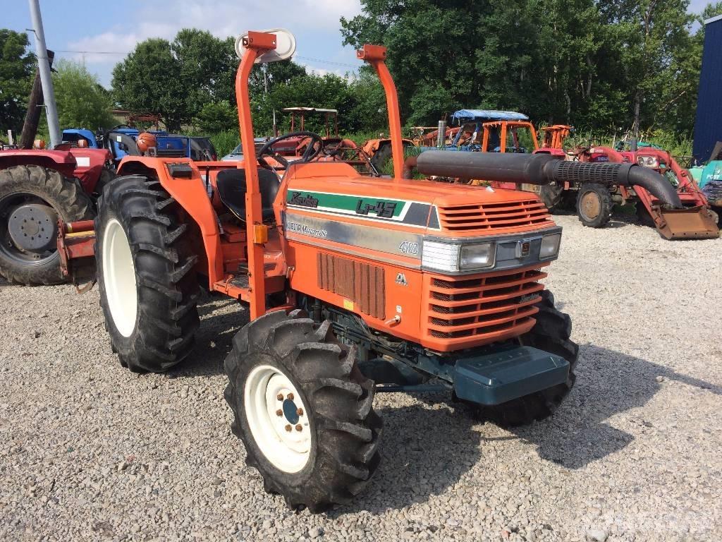 Kubota L1-45 Traktoriai