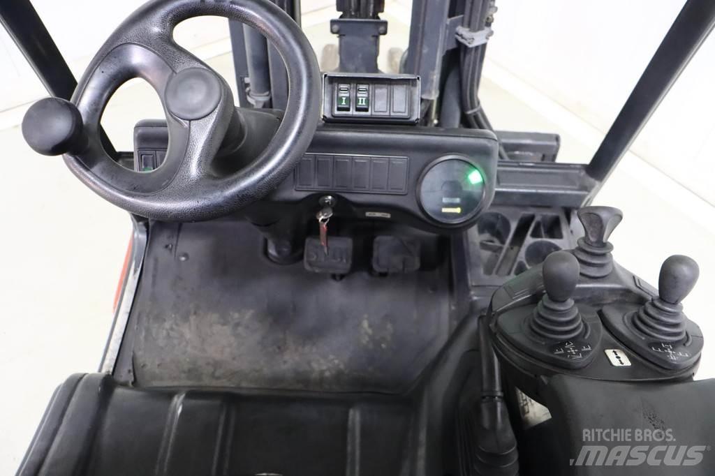 Linde E30-02 Elektriniai šakiniai krautuvai