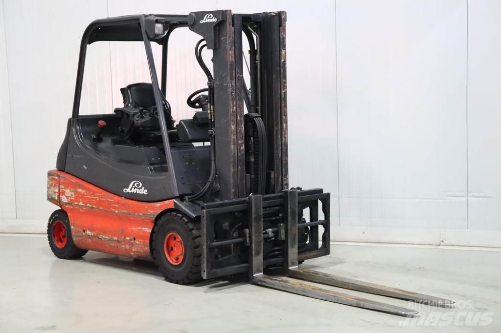 Linde E30-02 Elektriniai šakiniai krautuvai