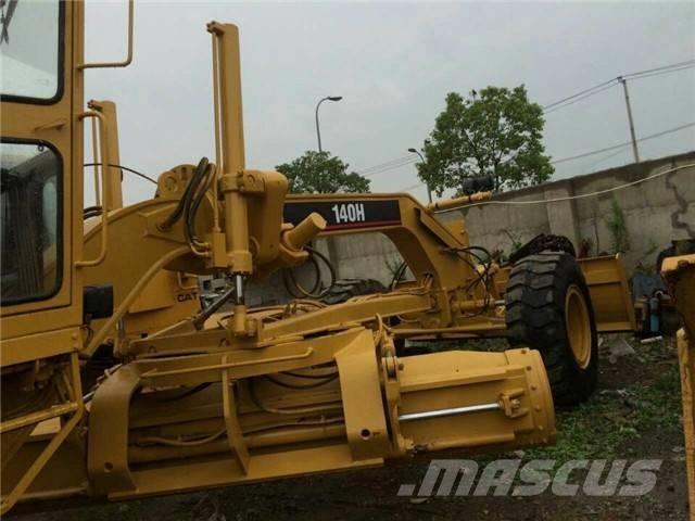 CAT 140 H Greideriai