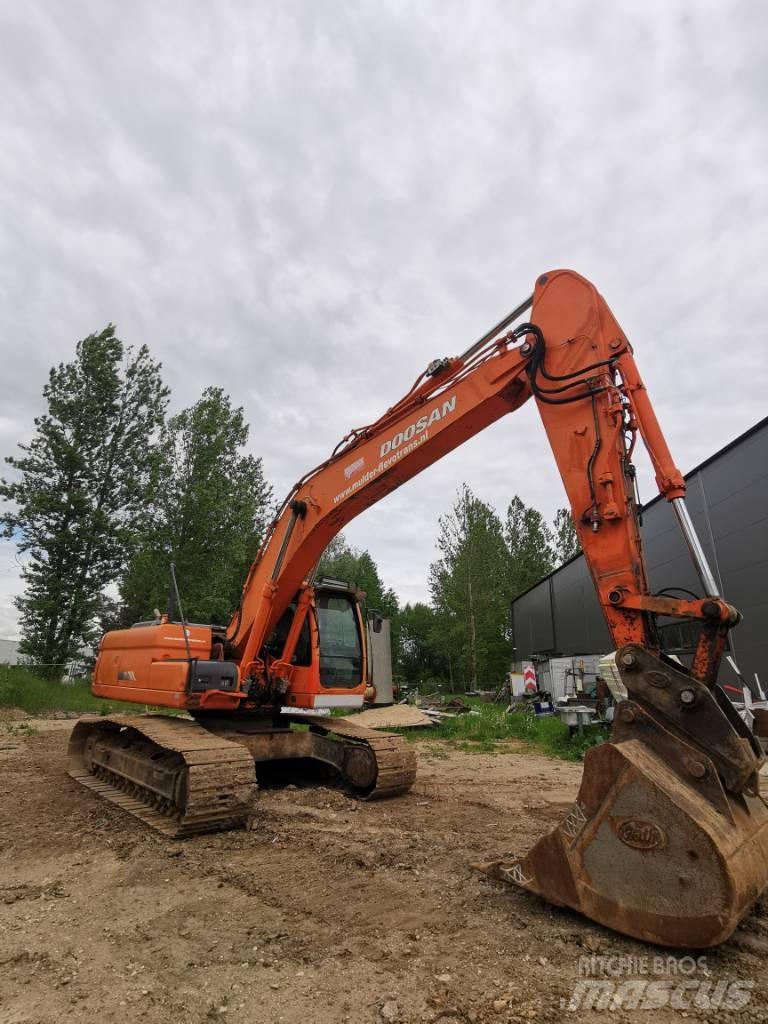 Doosan DX 225 LC Vikšriniai ekskavatoriai