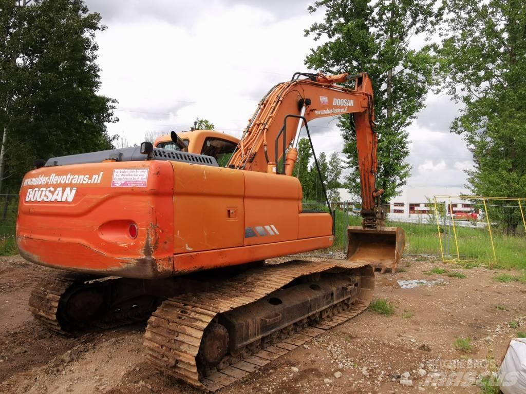 Doosan DX 225 LC Vikšriniai ekskavatoriai