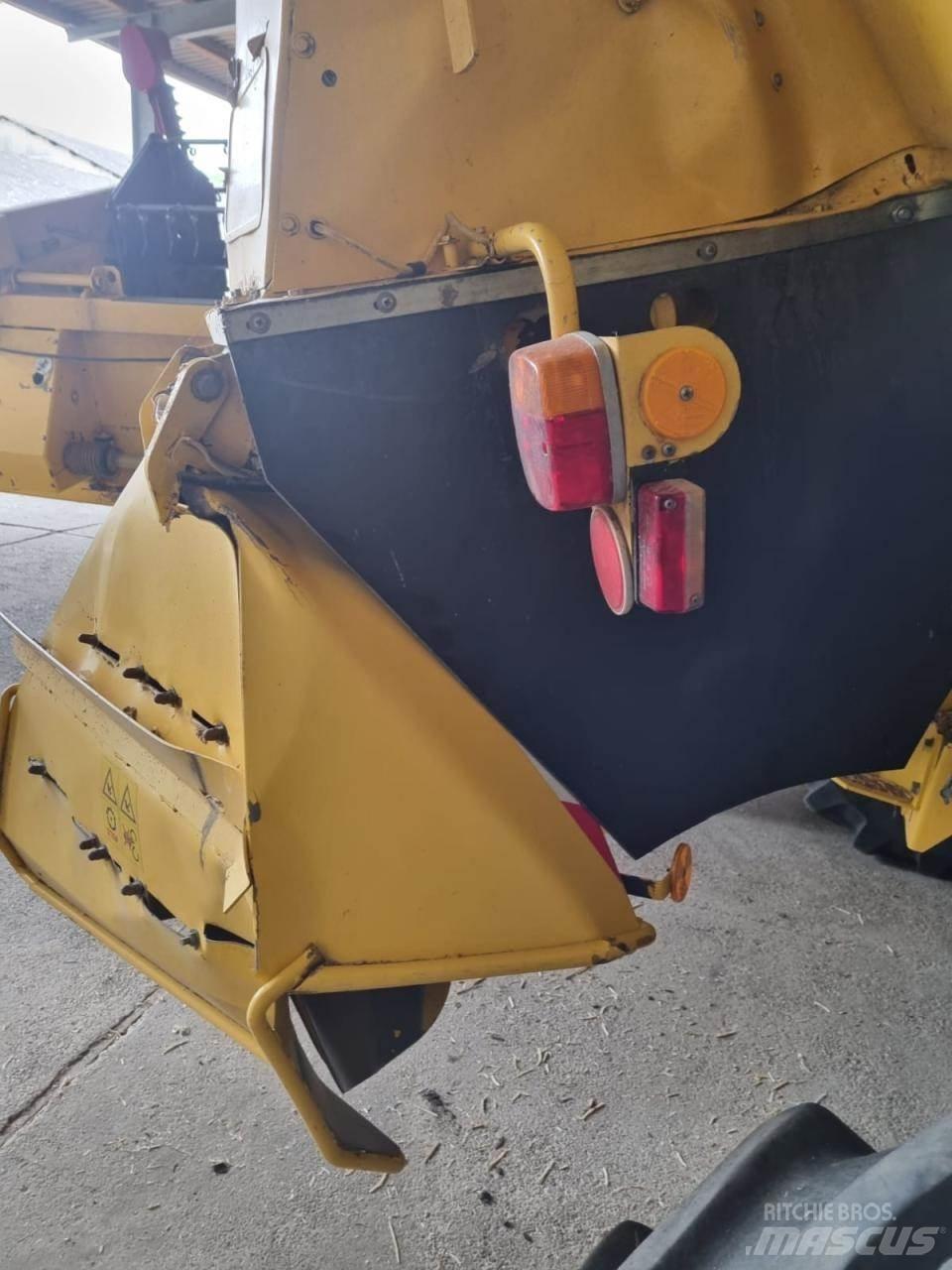 New Holland TF 76 Derliaus nuėmimo kombainai