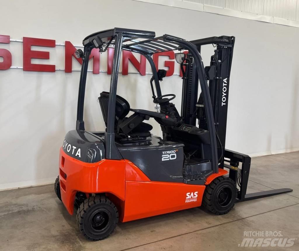 Toyota 10898 8FBM20T Elektriniai šakiniai krautuvai