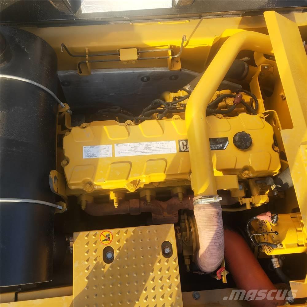 CAT 340D2 Vikšriniai ekskavatoriai