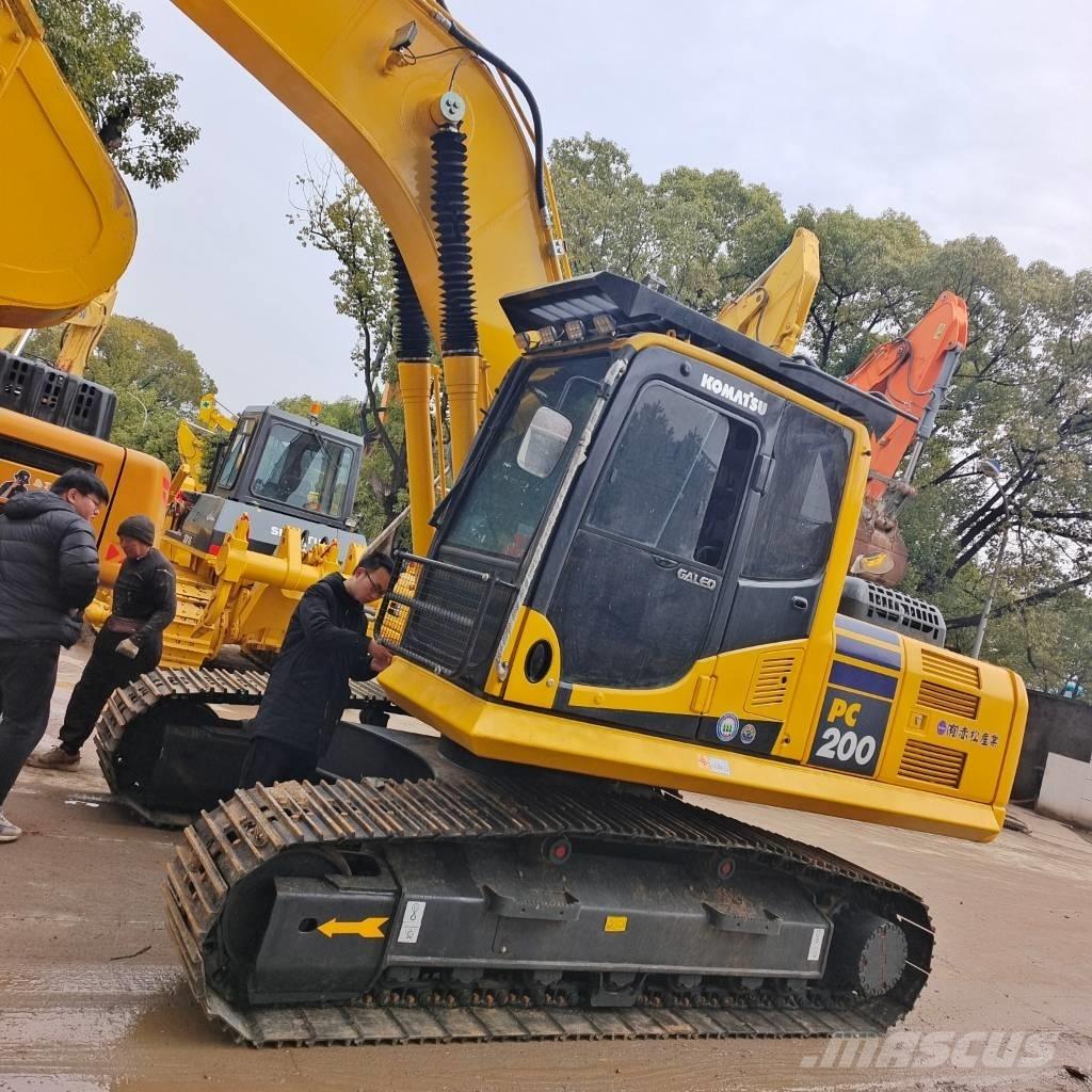 Komatsu PC 200 LC Vikšriniai ekskavatoriai