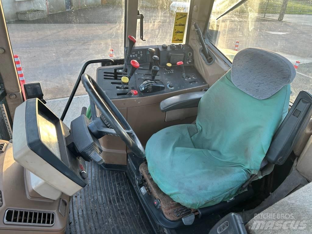 John Deere 6800 Traktoriai