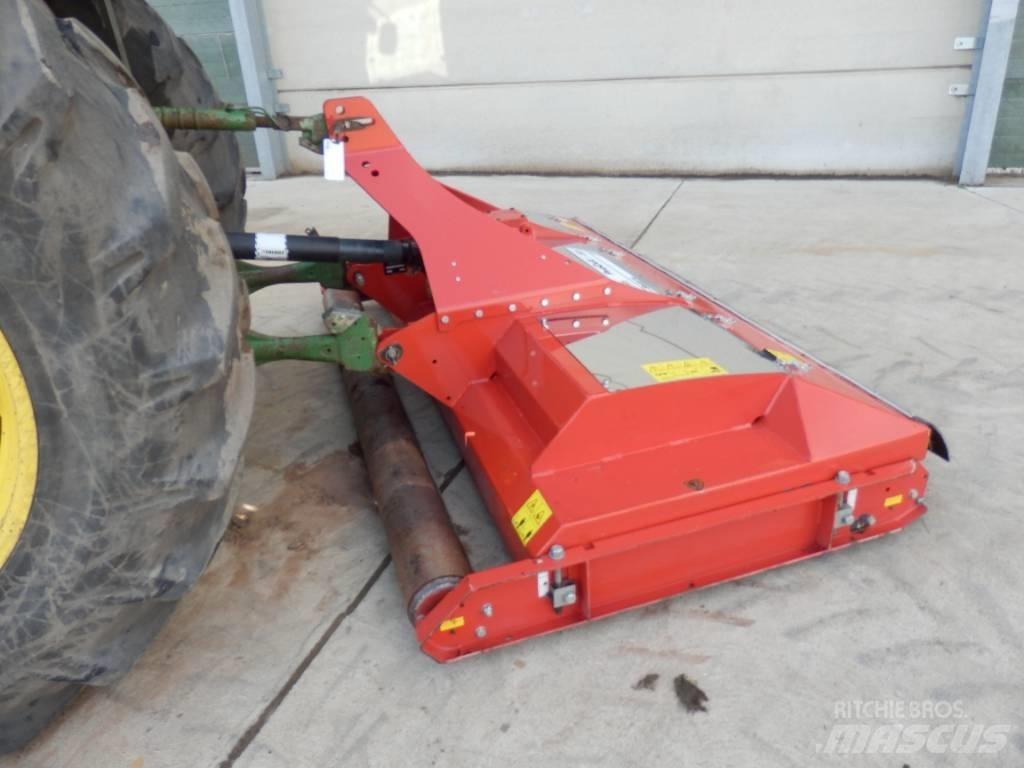 Trimax Snake Montuojamos ir prikabinamos šienapjovės