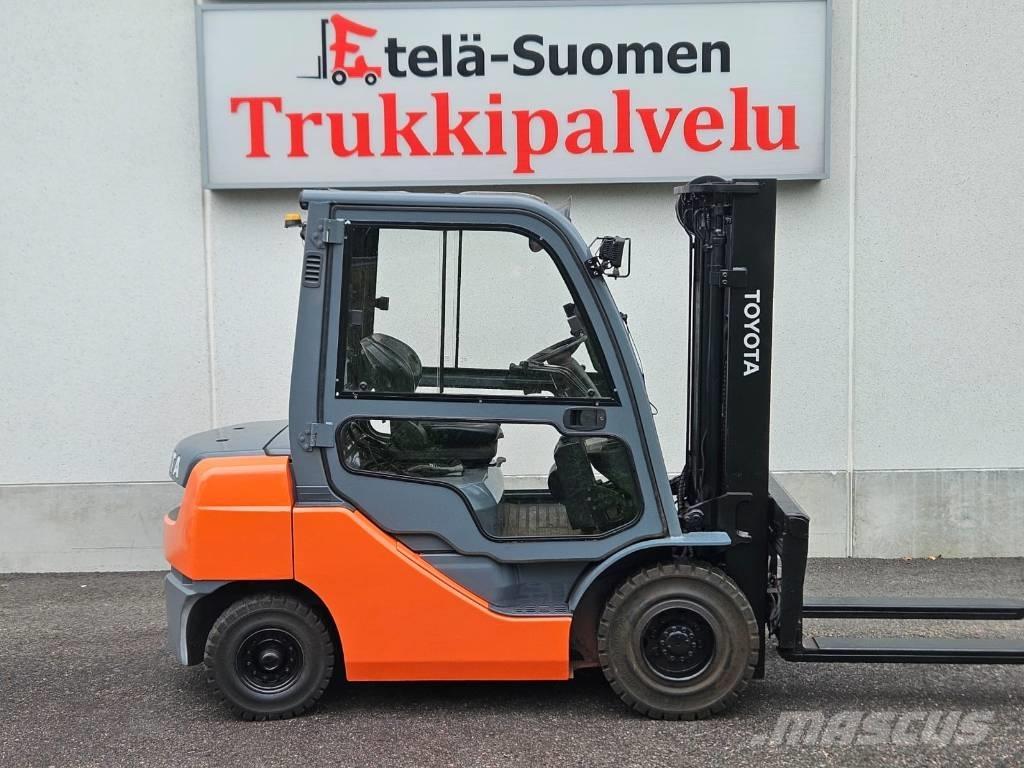 Toyota 02-8 FDF 25 Dyzeliniai krautuvai