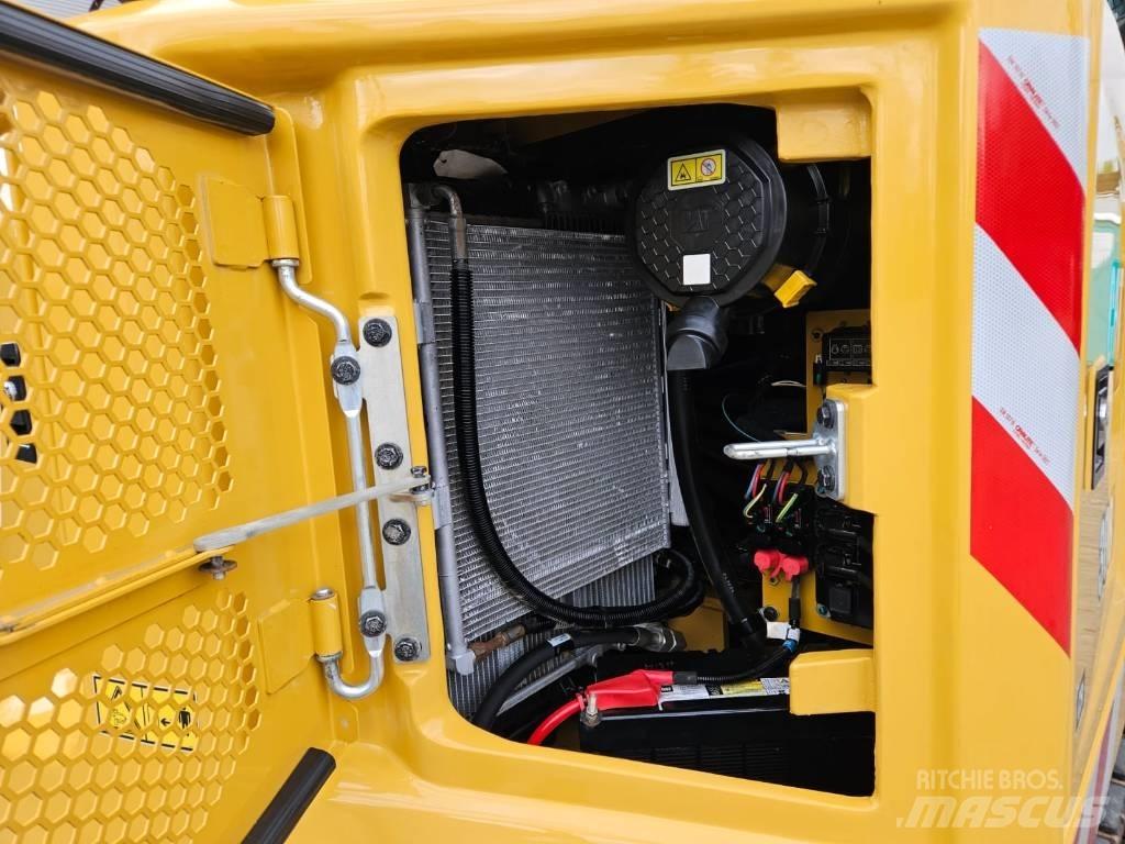 CAT 308 CR Vidutinės galios ekskavatoriai 7-12 t
