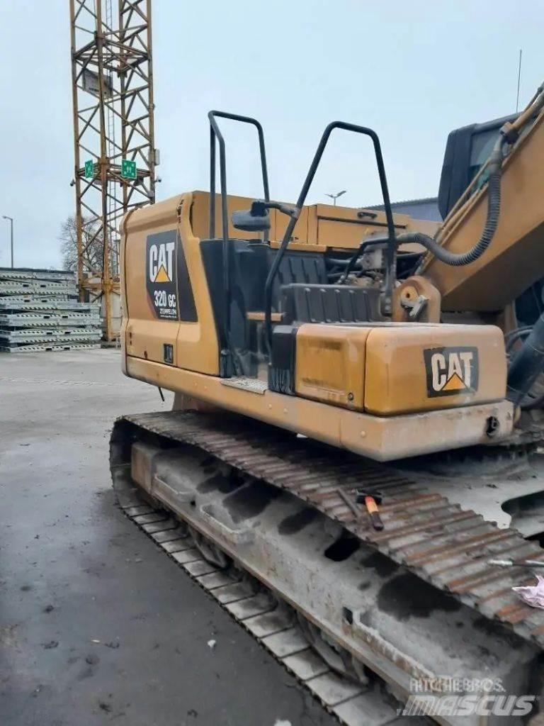 CAT 320 Vikšriniai ekskavatoriai