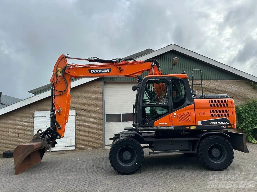 Doosan DX140W-5 Ratiniai ekskavatoriai